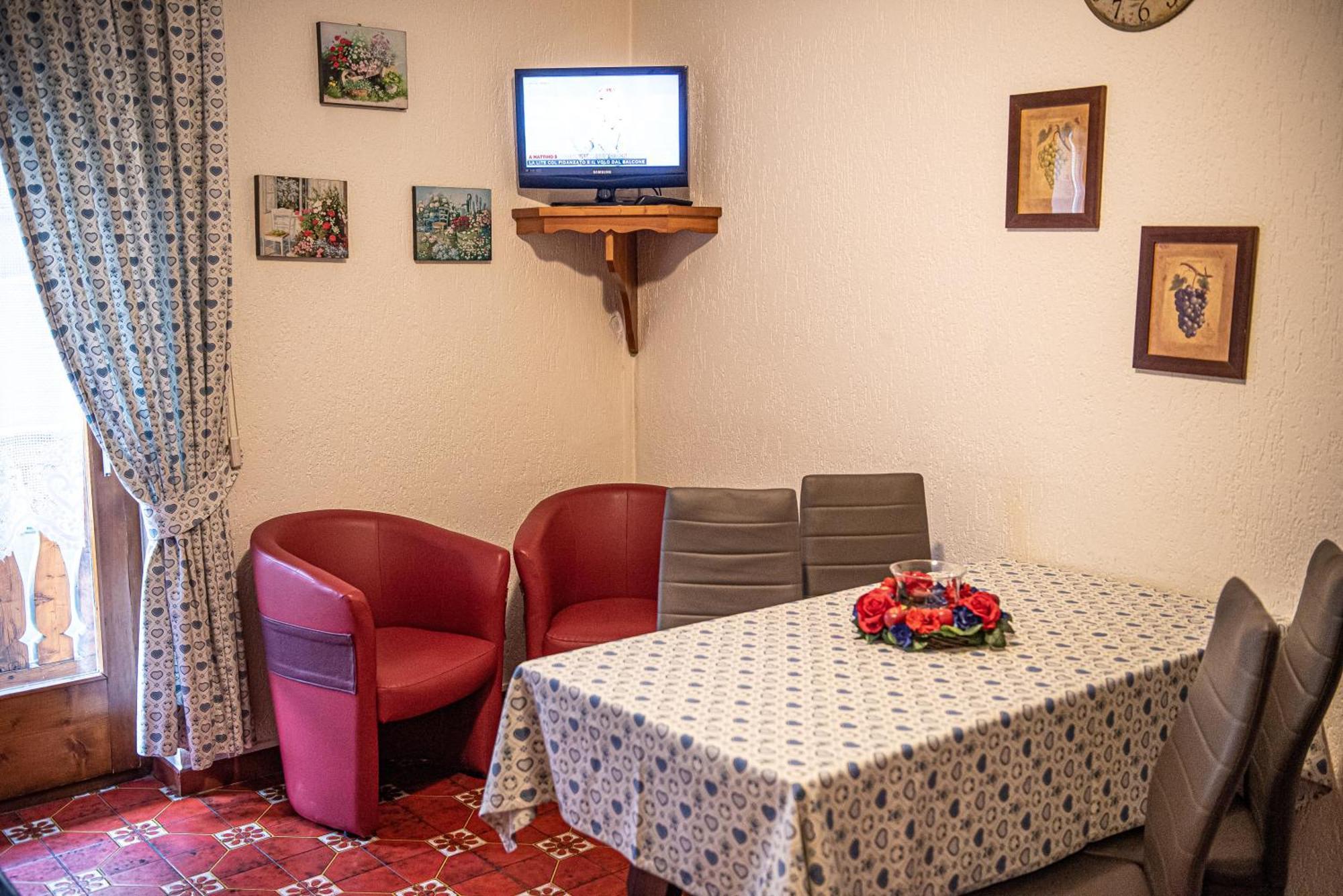 Maison Ostaria Myholidayลีวินโญ ภายนอก รูปภาพ
